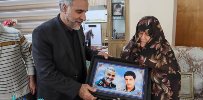 دیدار شهردار تبریز با خانواده معظم شهیدان والامقام «احمد نورعلی زاده رستگار» و «محمدحسین شهریاری» دیدار شهردار تبریز با خانواده معظم شهیدان والامقام «احمد نورعلی زاده رستگار» و «محمدحسین شهریاری»